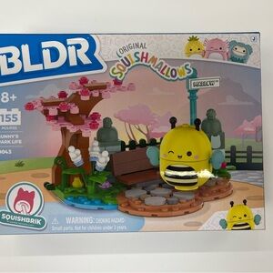Squishmallows BLDR Set with Bumblebee and Tree